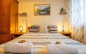 Premium Comfy 2Bdr Apt - Free Parking - Fast Wi-Fi