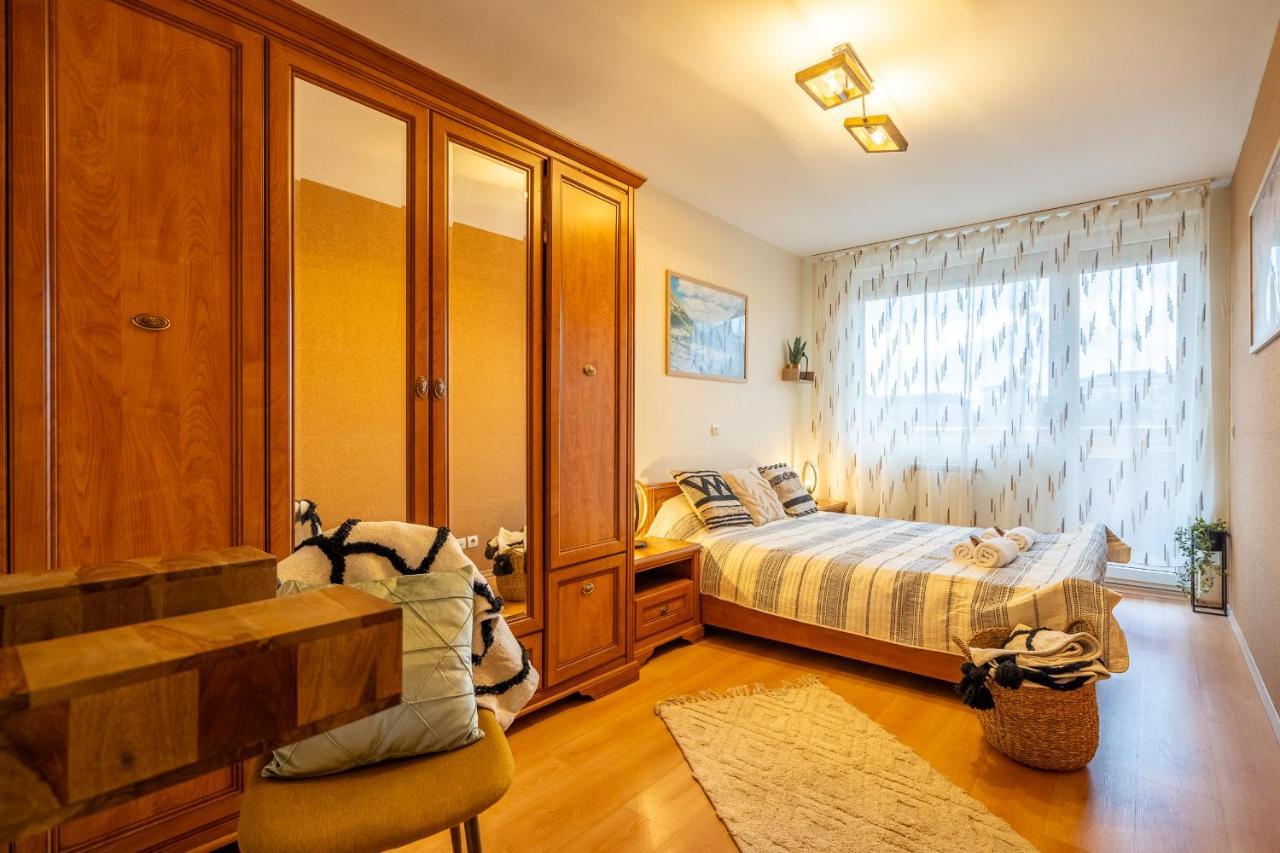 Premium Comfy 2Bdr Apt - Free Parking - Fast Wi-Fi Sofia Extérieur photo