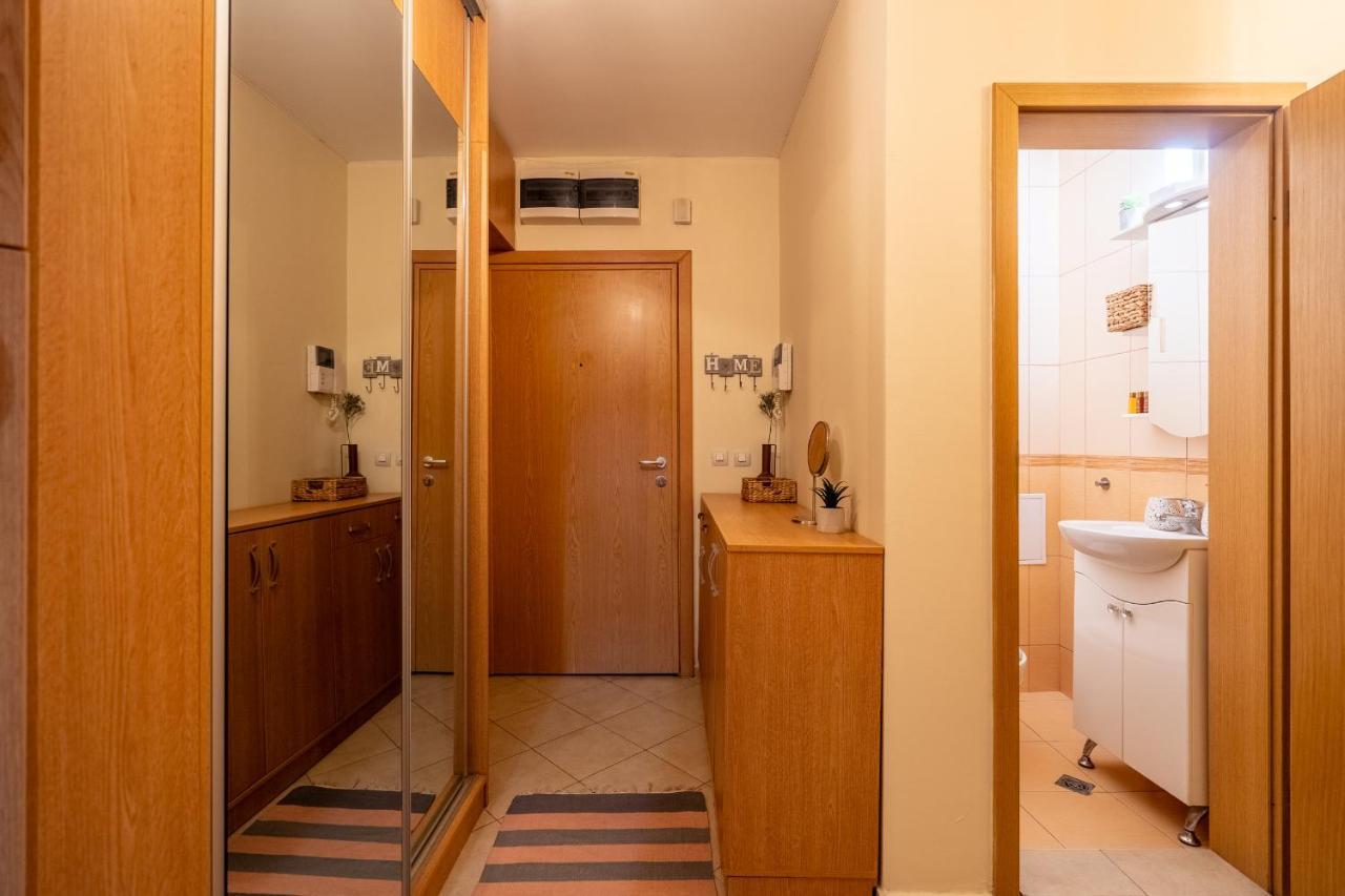 Premium Comfy 2Bdr Apt - Free Parking - Fast Wi-Fi Sofia Extérieur photo